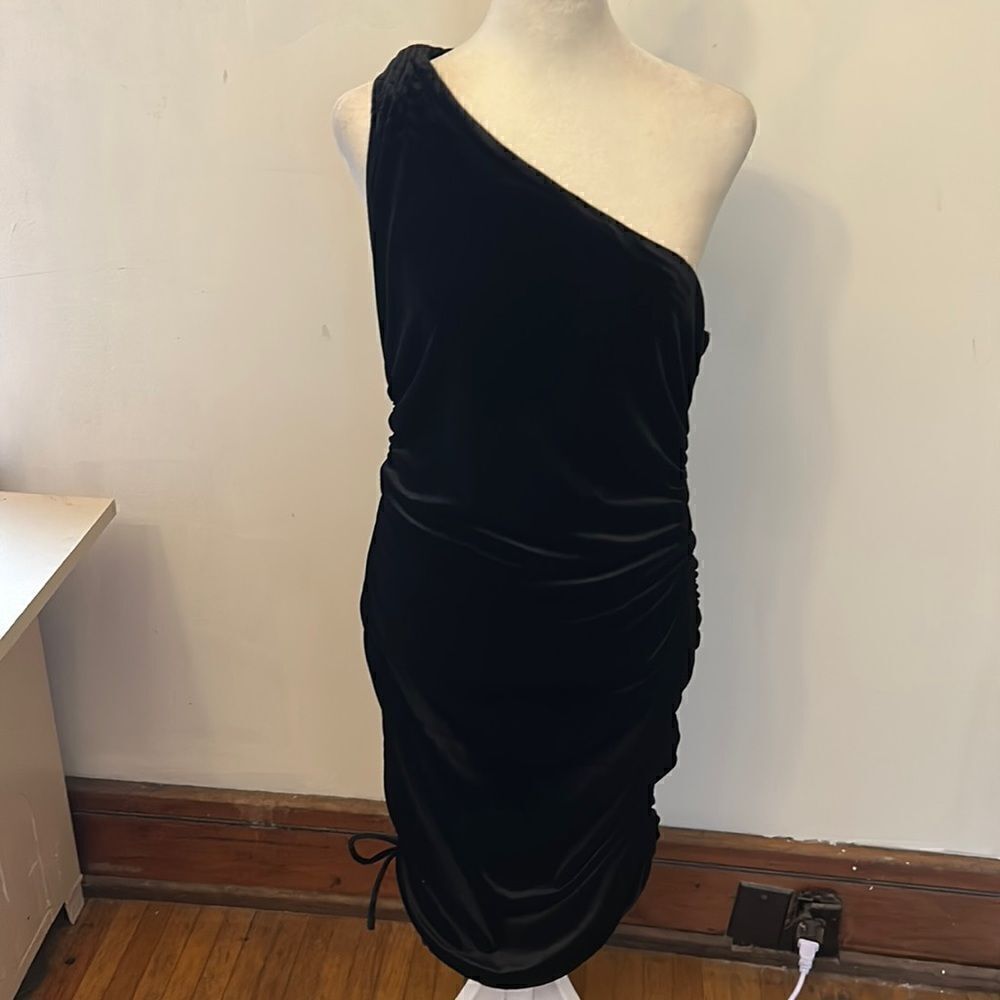 House of Harlow 1960 black velvet one shoulder ruched dress Size M New